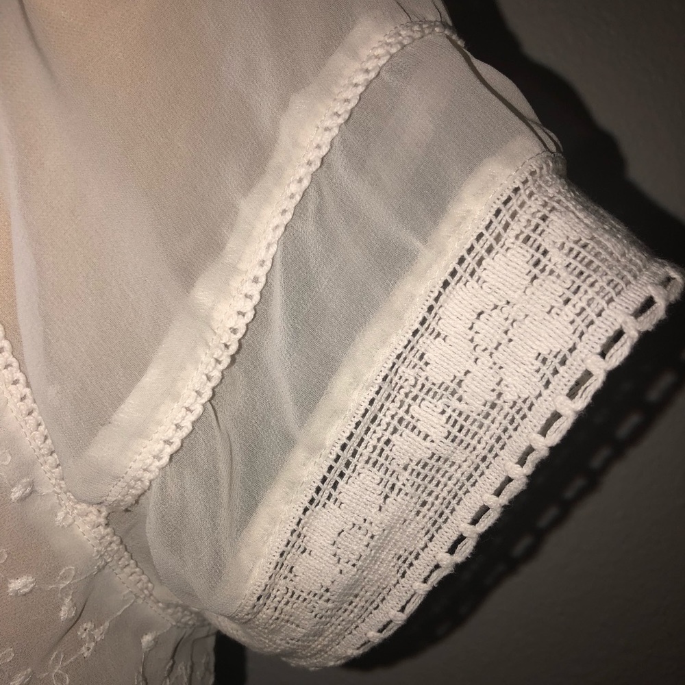 Cream Sheer American Eagle Top - Picture 3 of 7